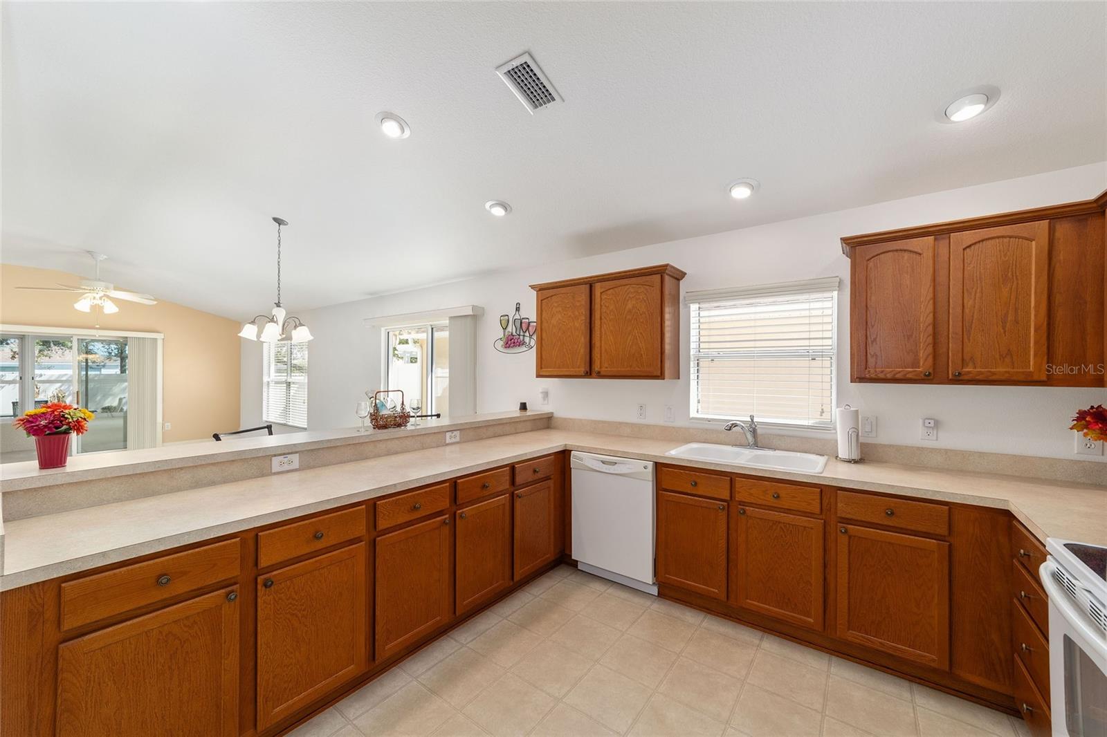 Image 10 of 30 For 2055 Hydrangea Avenue