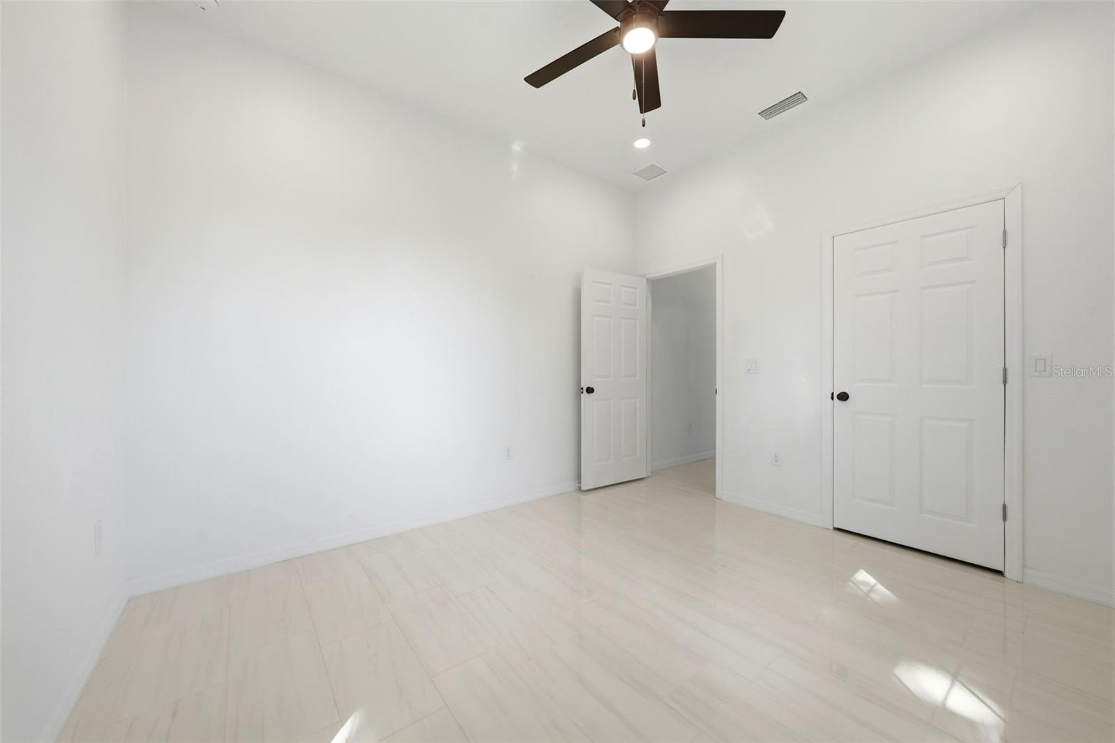 Image 14 of 30 For 620 Titcomb Street