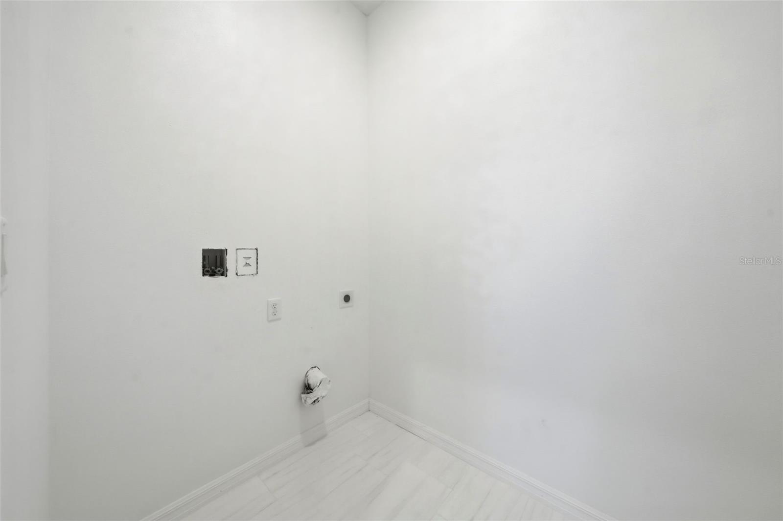 Image 16 of 30 For 620 Titcomb Street