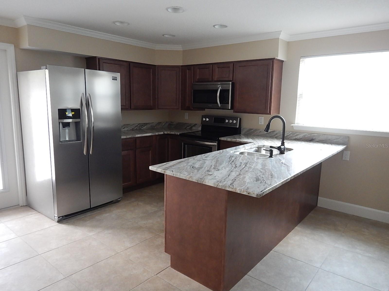 Image 4 of 19 For 17345 Porter Avenue A