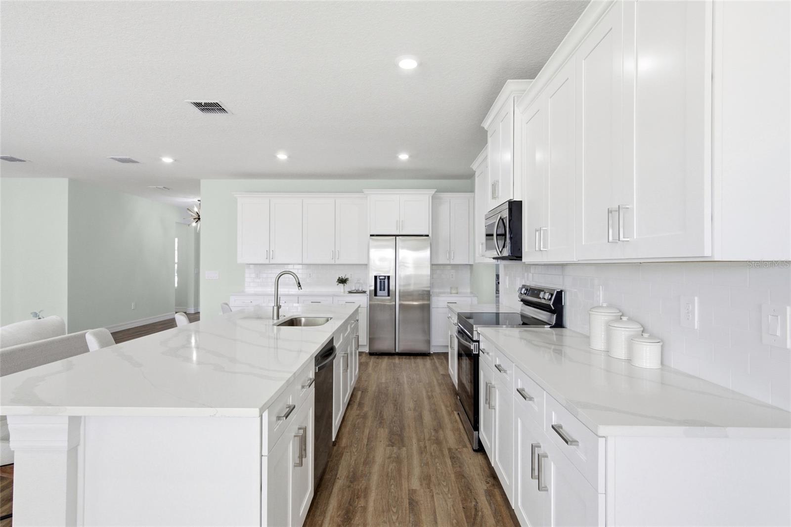 Image 11 of 58 For 1406 Valerius Street Se