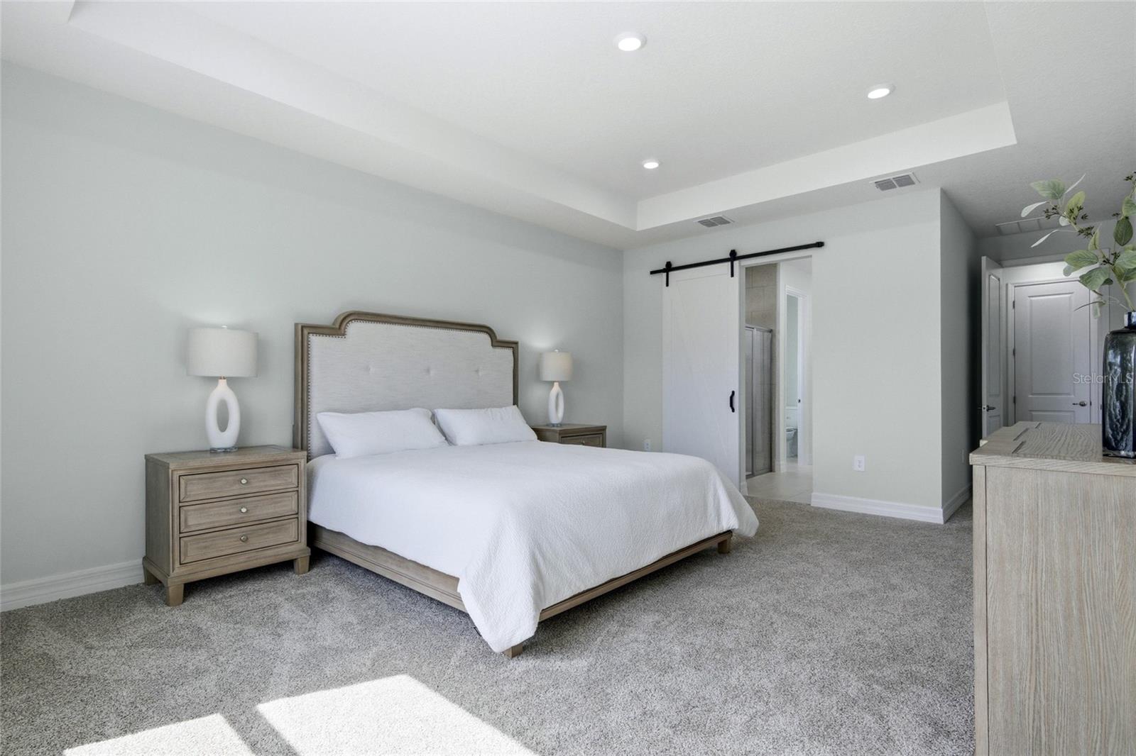 Image 22 of 58 For 1406 Valerius Street Se