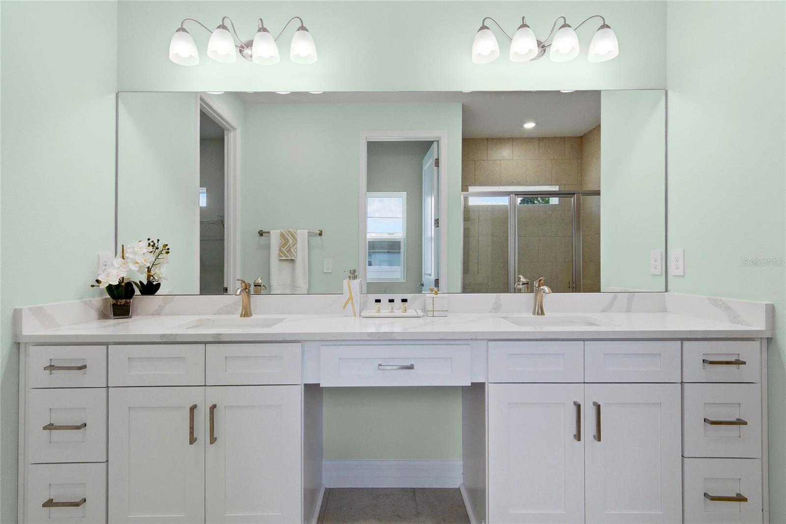 Image 25 of 58 For 1406 Valerius Street Se