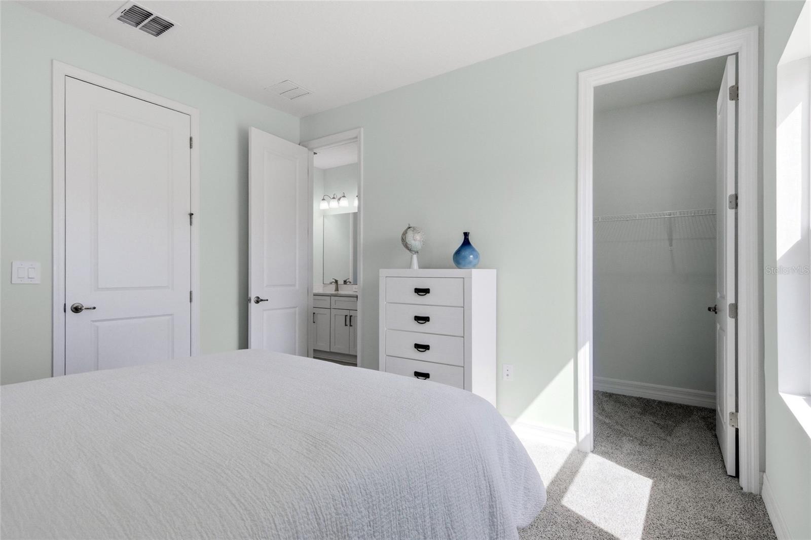 Image 30 of 58 For 1406 Valerius Street Se