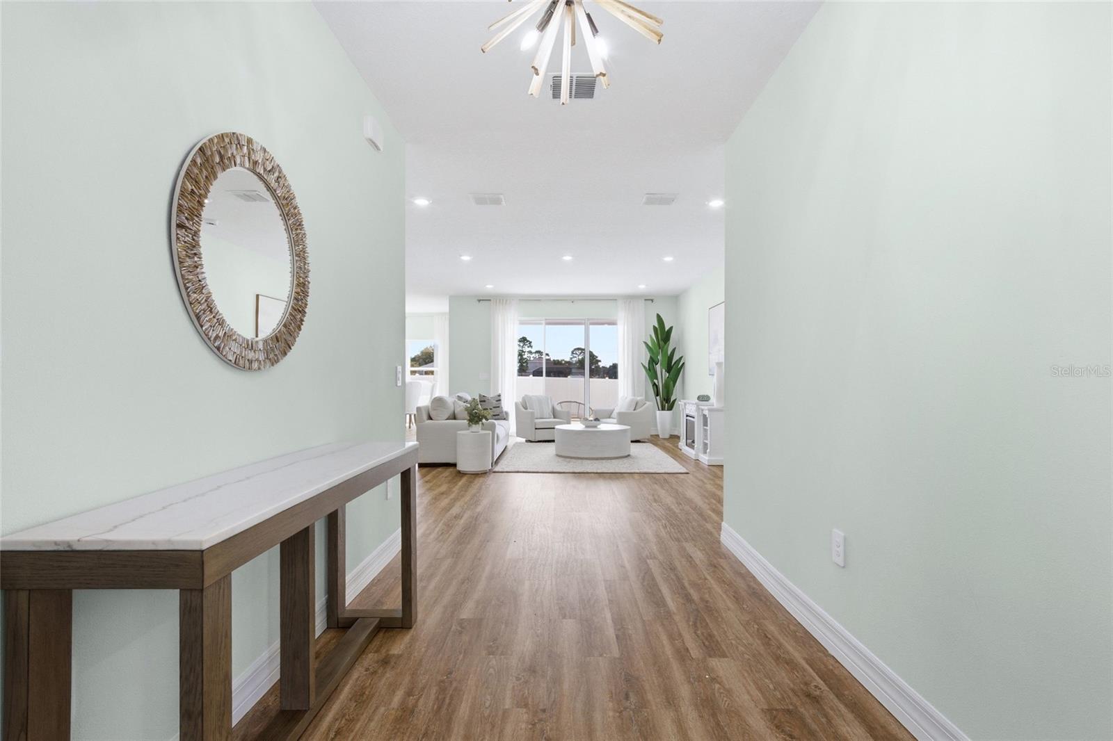 Image 5 of 58 For 1406 Valerius Street Se