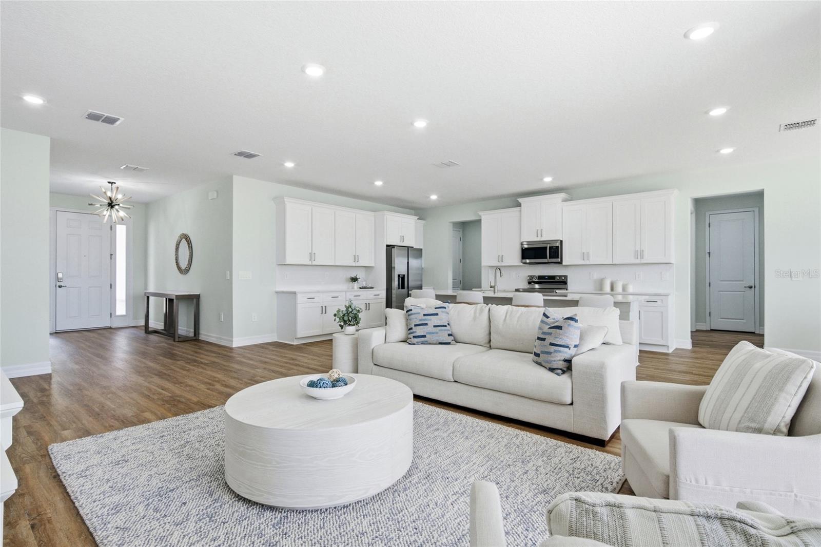 Image 8 of 58 For 1406 Valerius Street Se