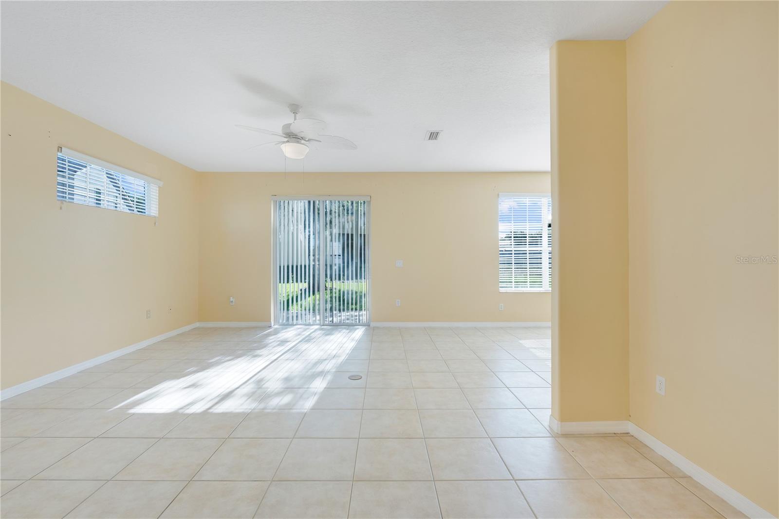 Image 11 of 20 For 413 Split Oak Court