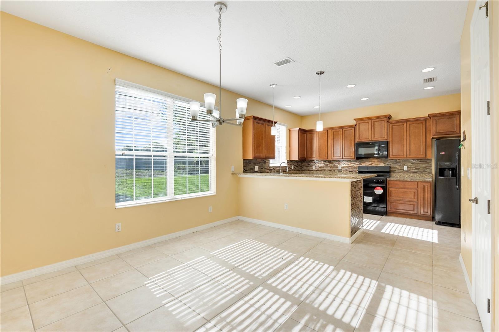 Image 14 of 20 For 413 Split Oak Court