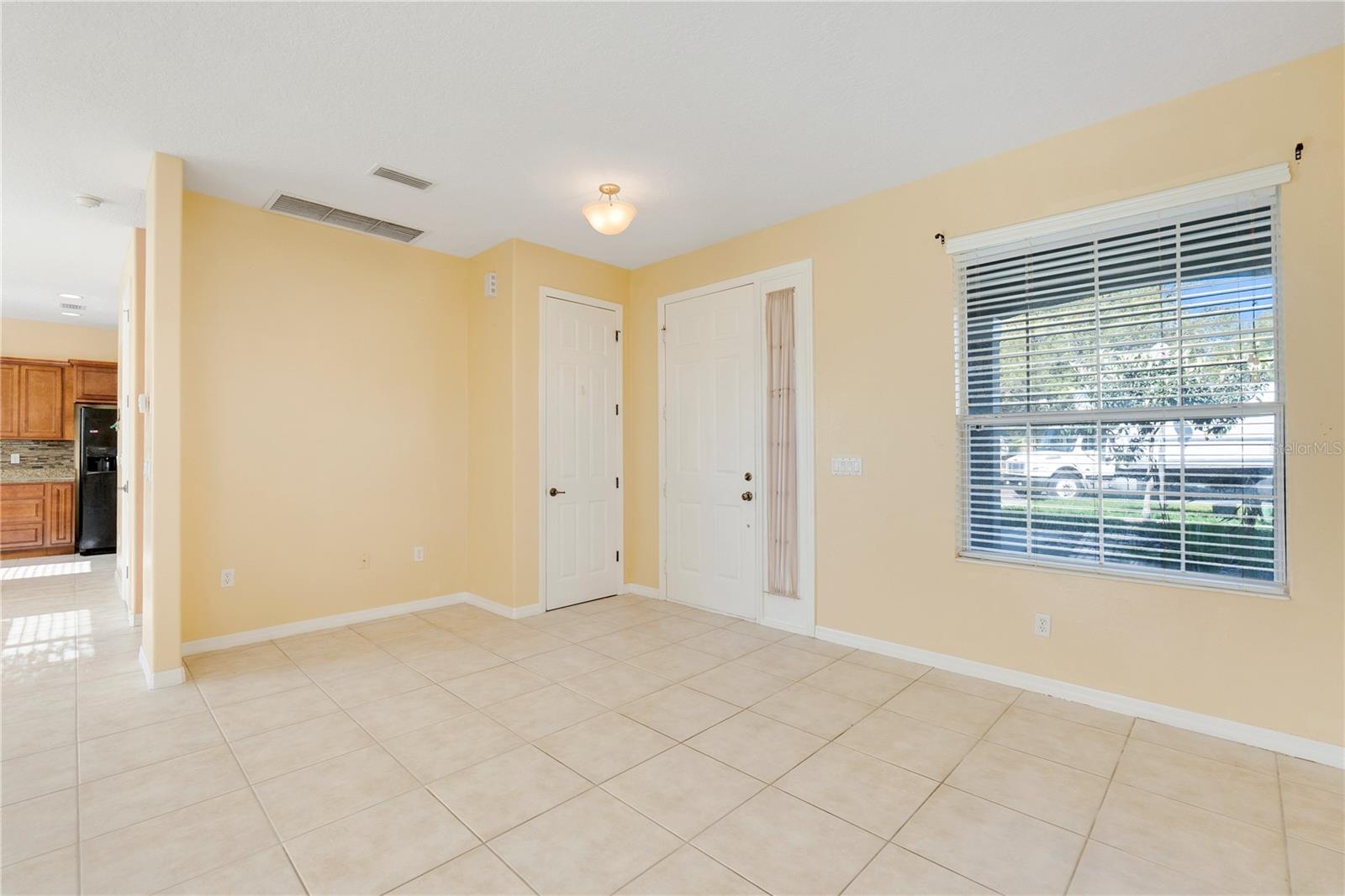 Image 8 of 20 For 413 Split Oak Court