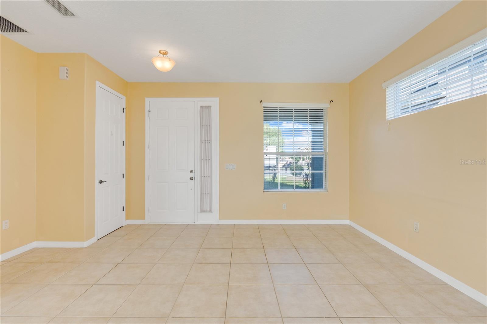 Image 9 of 20 For 413 Split Oak Court