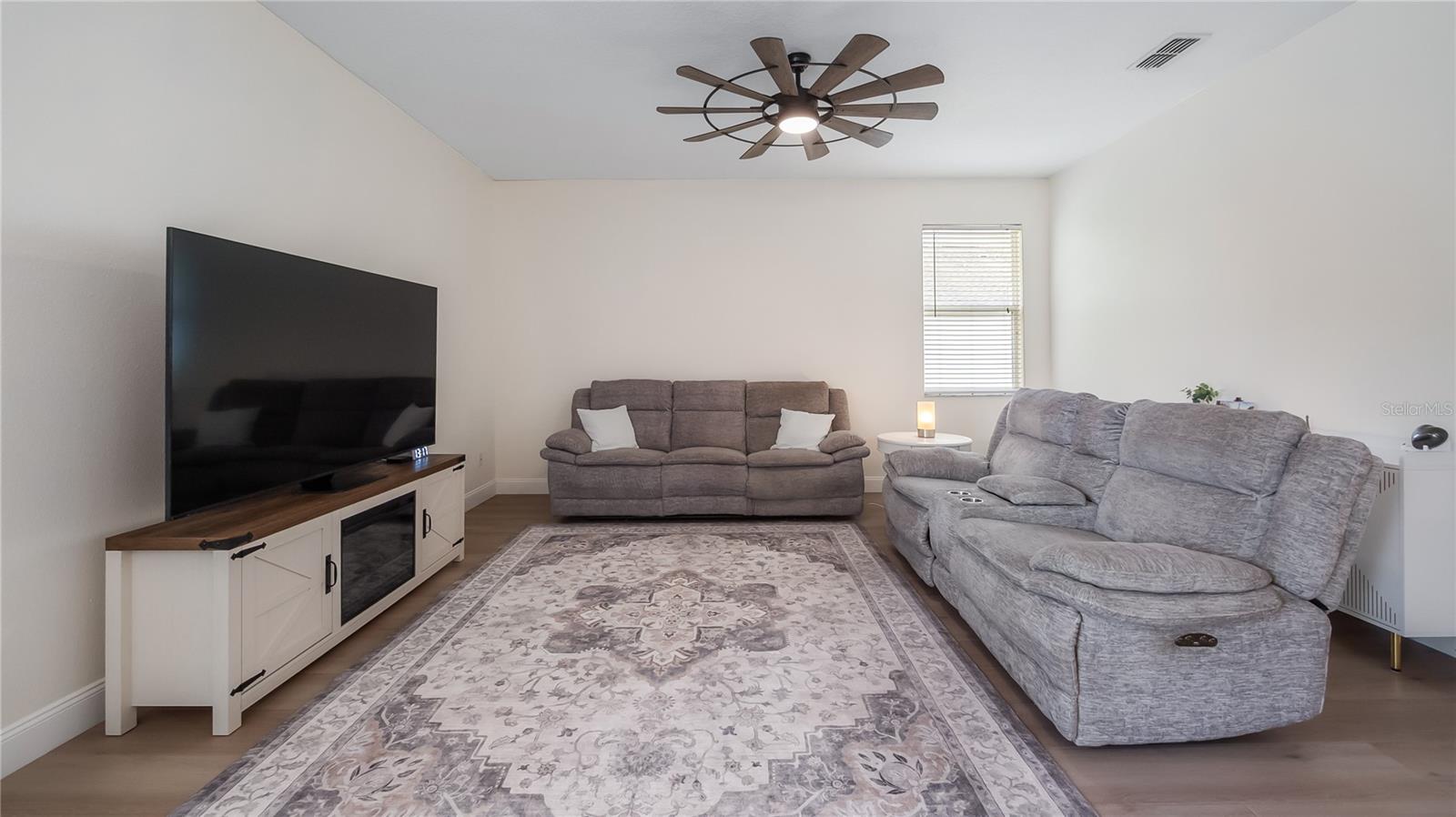 Image 13 of 45 For 1093 Harmony Lane