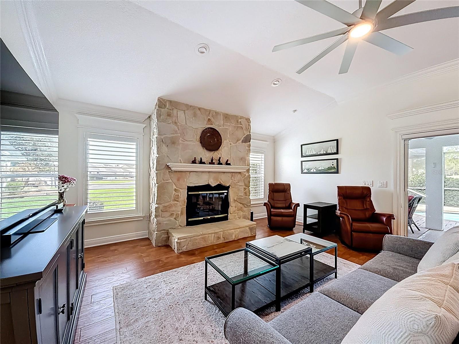 Image 17 of 43 For 2105 Zaragoza Place