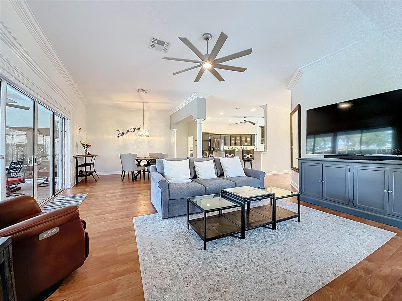 Image 20 of 43 For 2105 Zaragoza Place