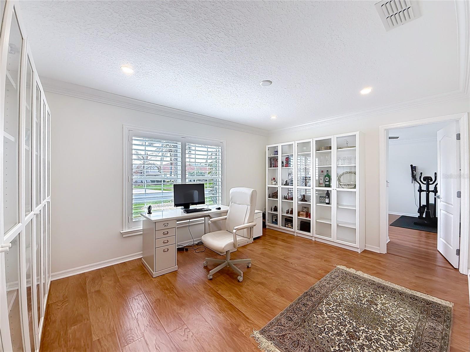 Image 21 of 43 For 2105 Zaragoza Place