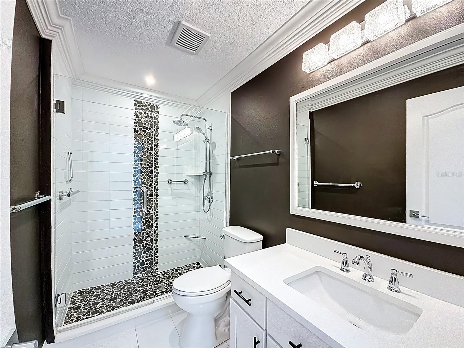 Image 24 of 43 For 2105 Zaragoza Place