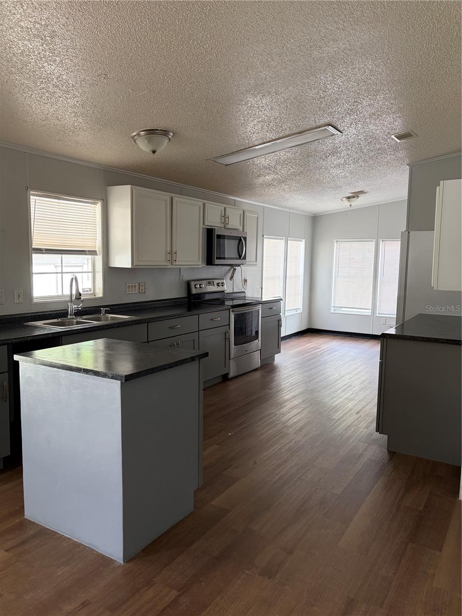 Image 4 of 16 For 17536 Eve Drive