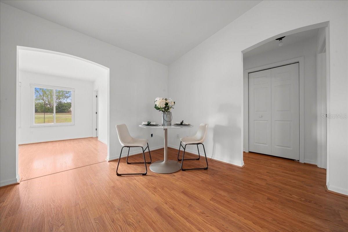 Image 22 of 59 For 936 Orchid Street