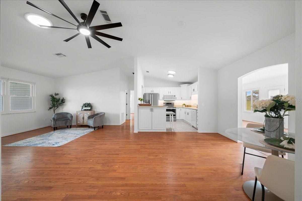 Image 23 of 59 For 936 Orchid Street