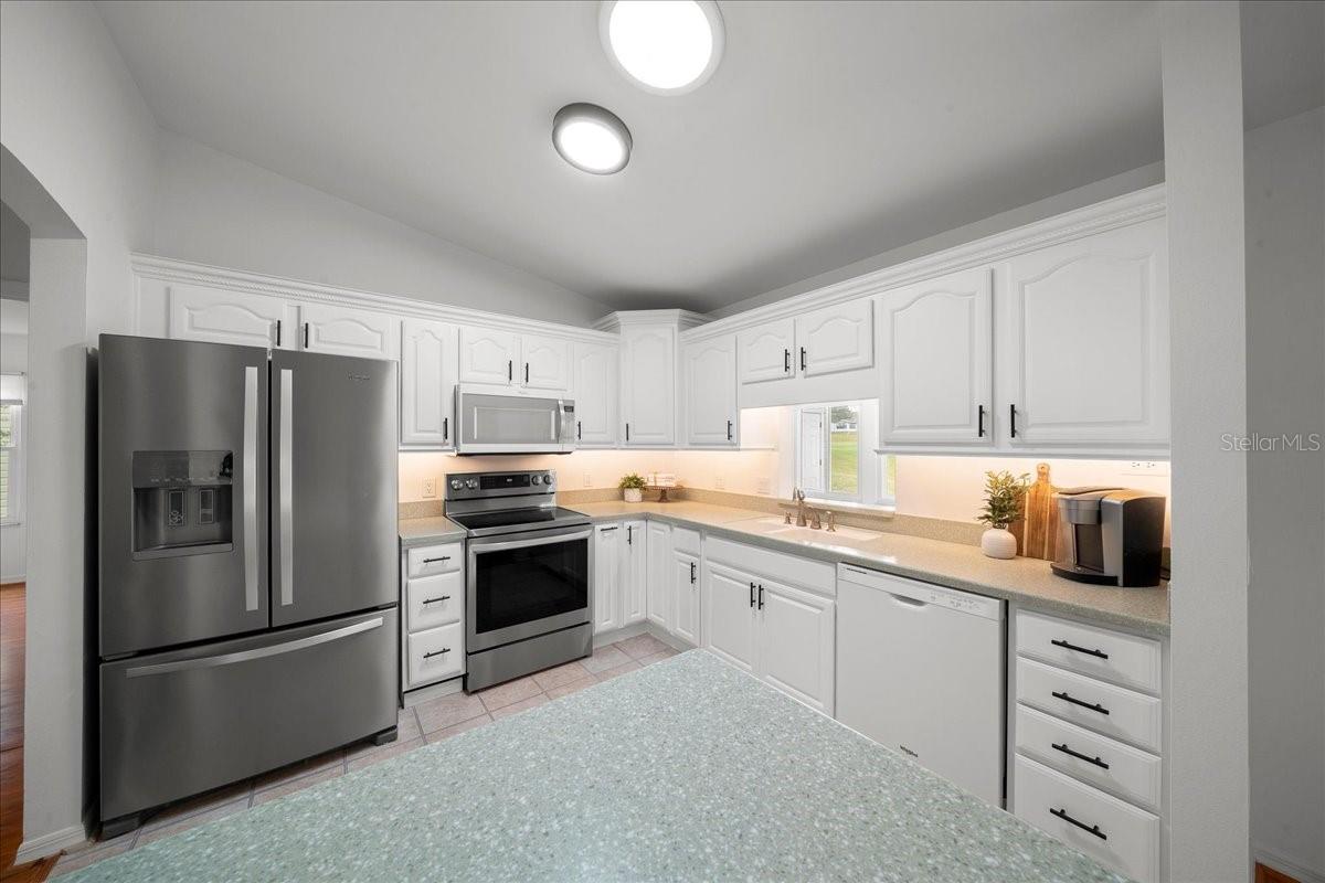 Image 26 of 59 For 936 Orchid Street