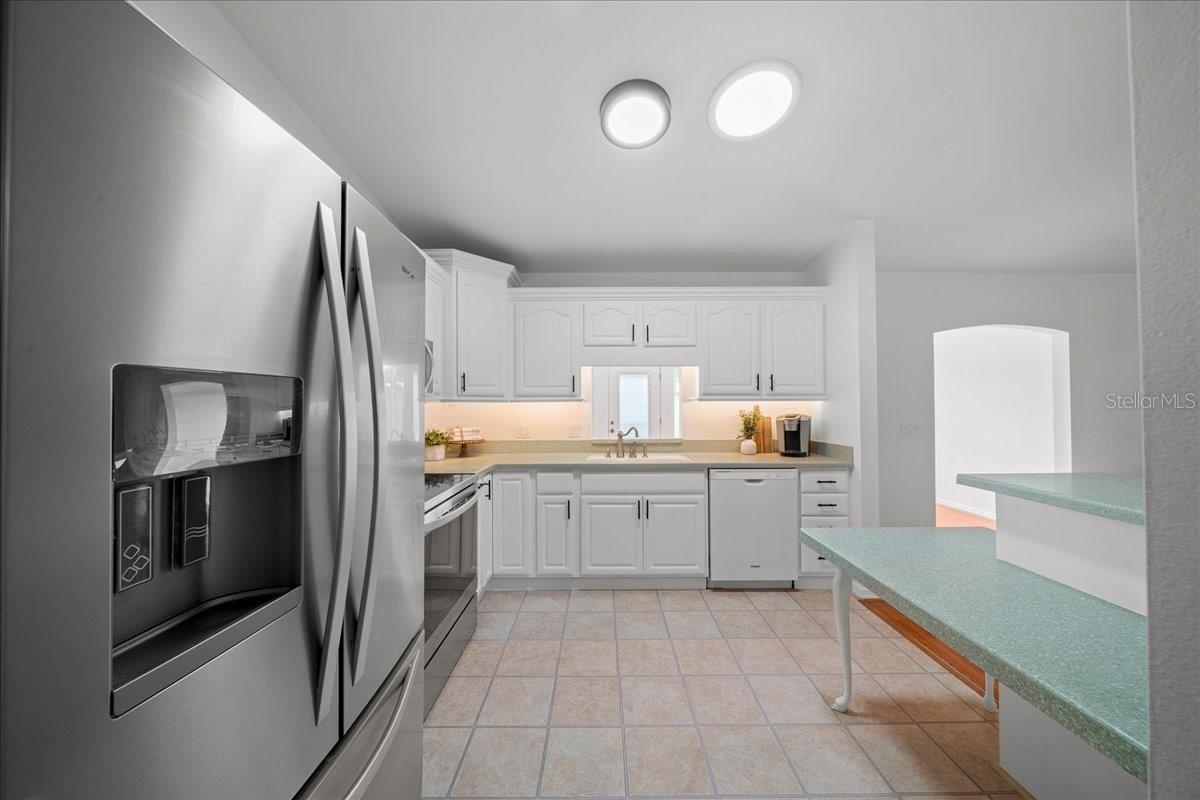 Image 28 of 59 For 936 Orchid Street