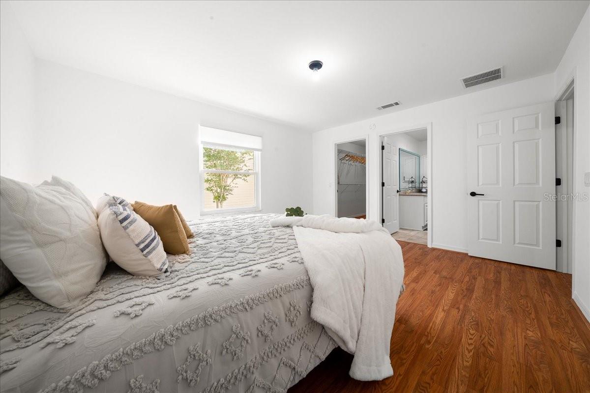 Image 32 of 59 For 936 Orchid Street