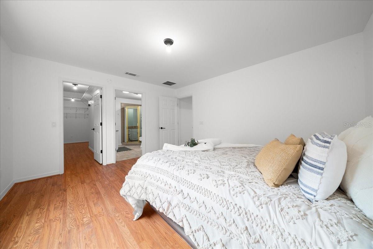 Image 33 of 59 For 936 Orchid Street