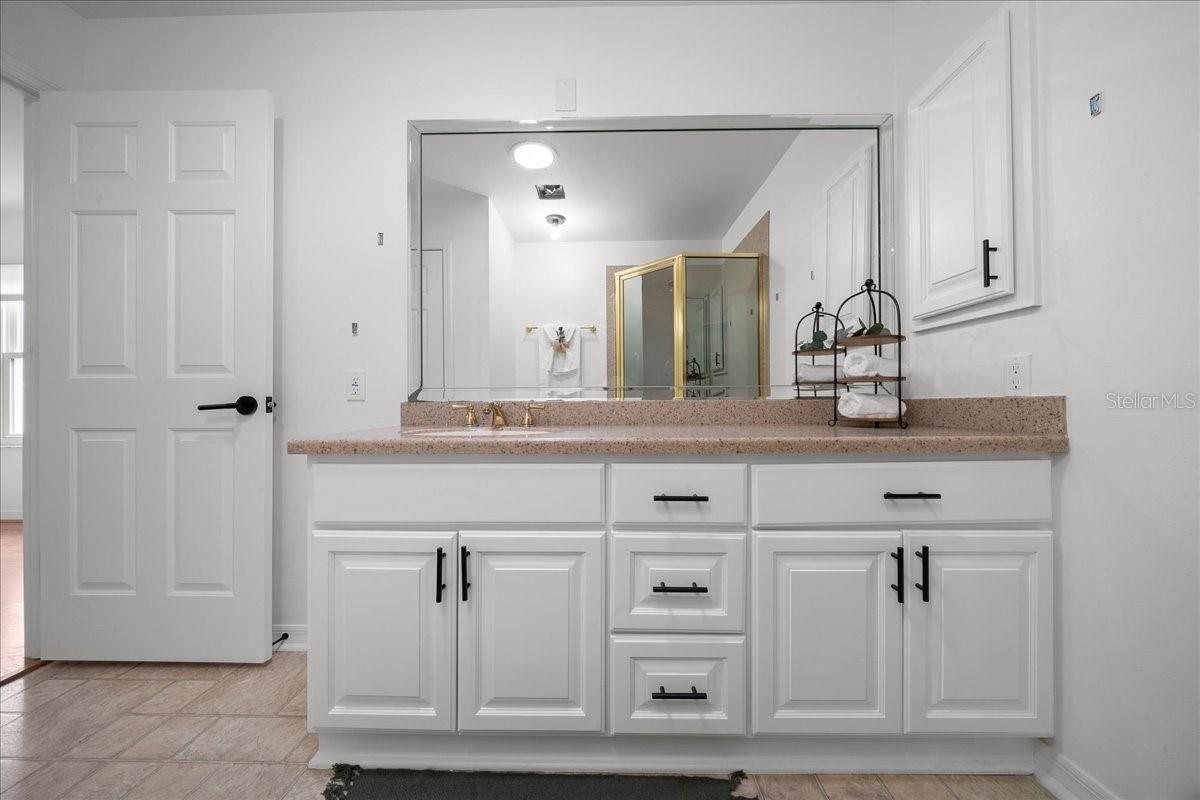 Image 35 of 59 For 936 Orchid Street