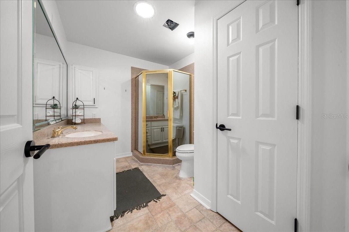 Image 36 of 59 For 936 Orchid Street