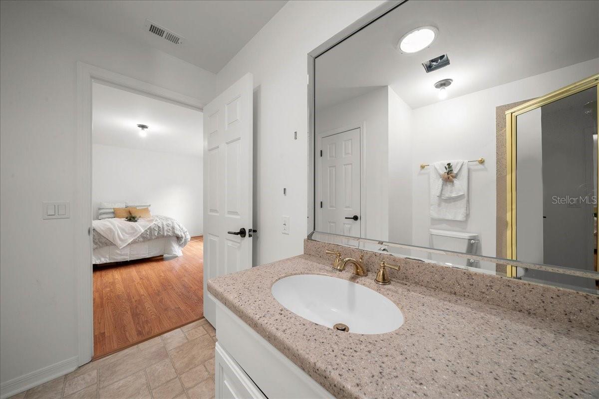 Image 38 of 59 For 936 Orchid Street