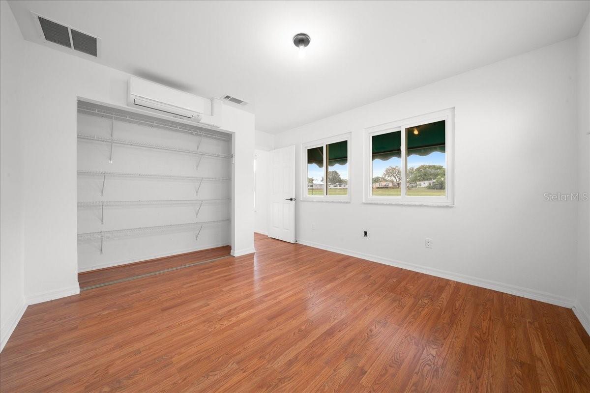 Image 42 of 59 For 936 Orchid Street