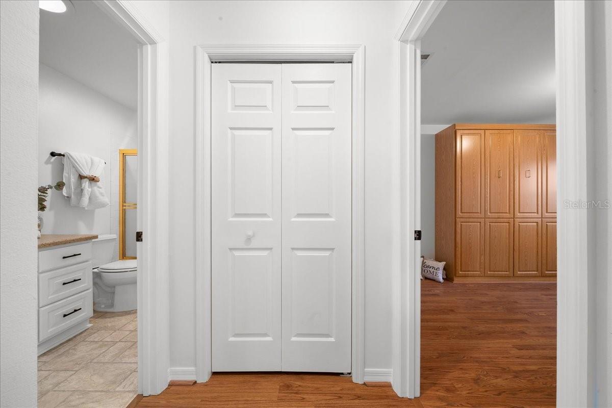 Image 43 of 59 For 936 Orchid Street