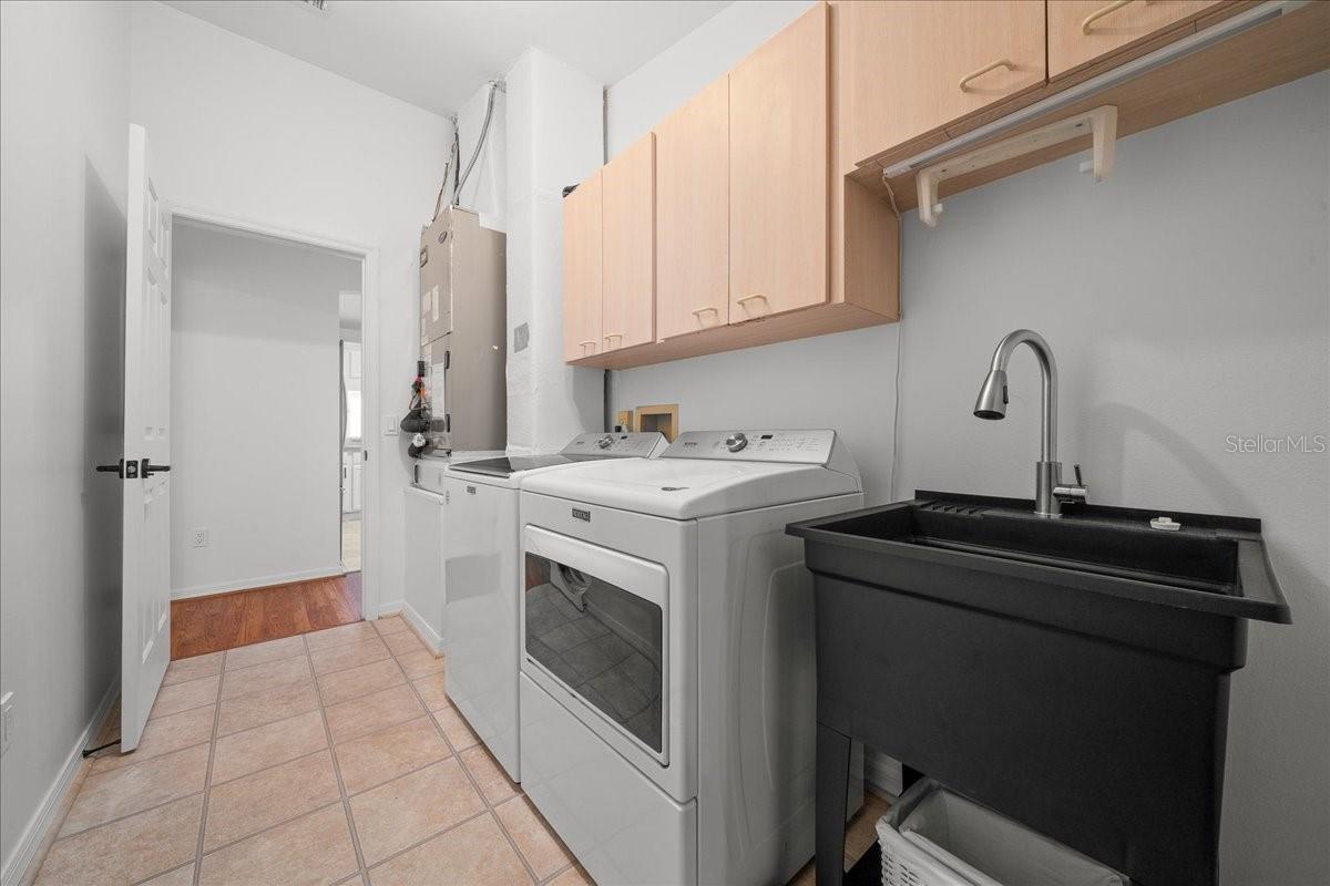 Image 49 of 59 For 936 Orchid Street