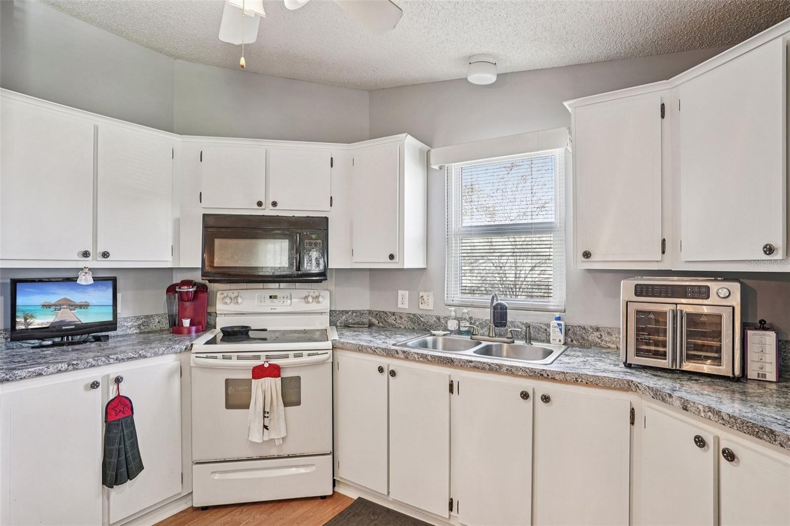 Image 17 of 35 For 510 Bonita Drive