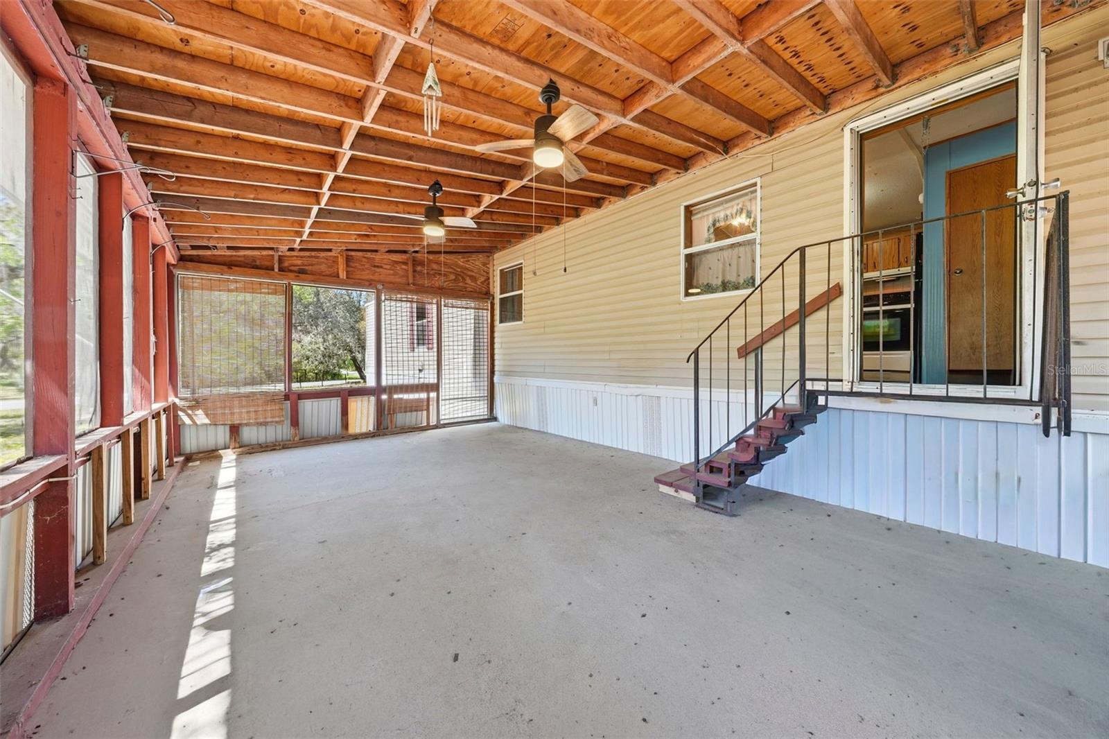 Image 11 of 39 For 31621 Lake Drive