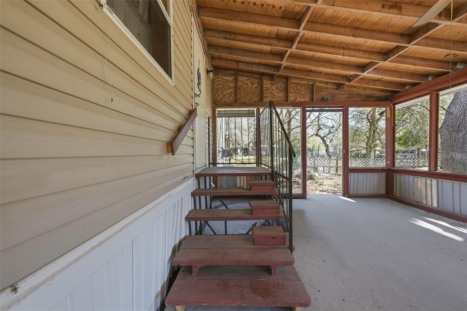 Image 13 of 39 For 31621 Lake Drive