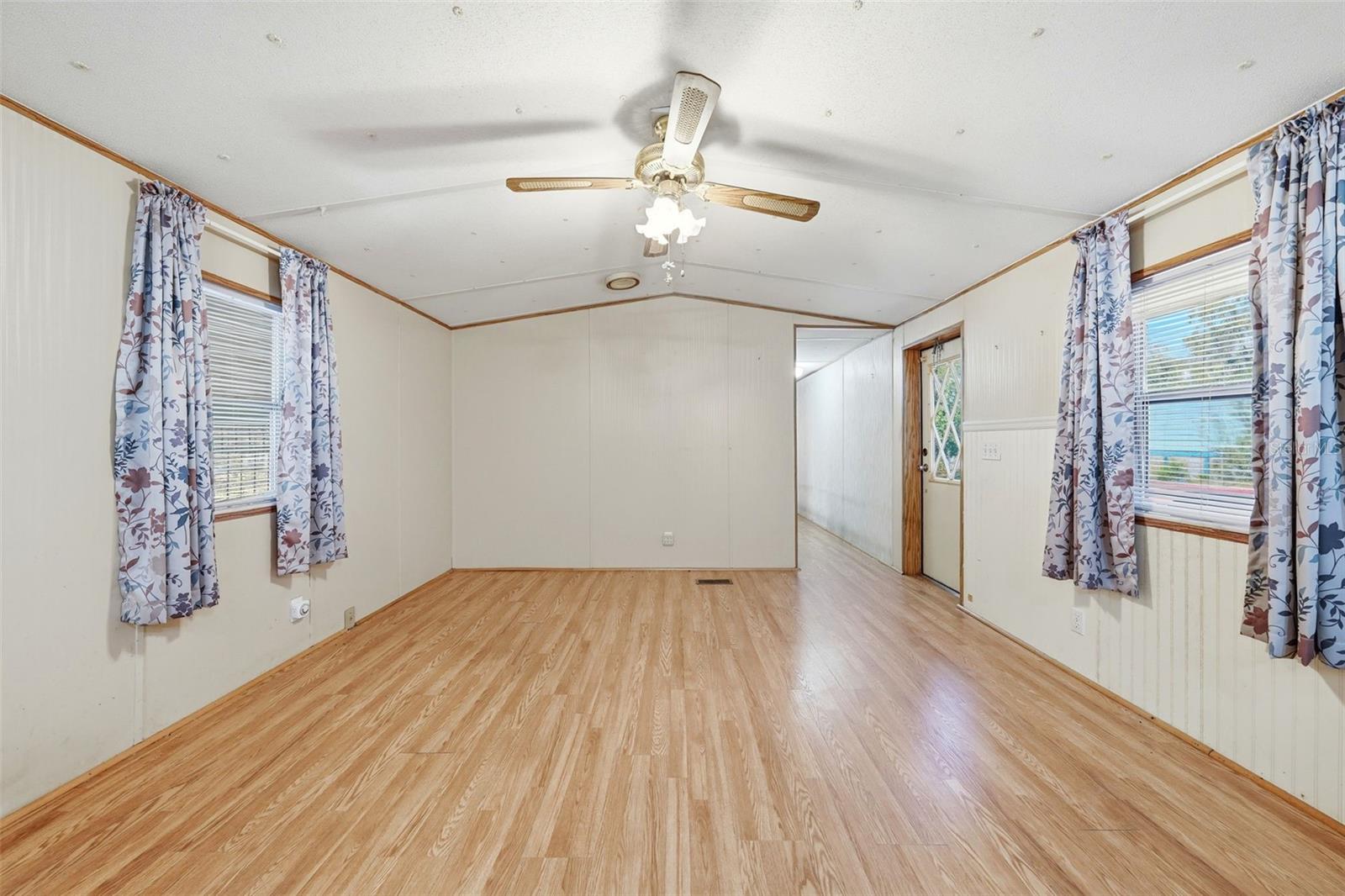 Image 14 of 39 For 31621 Lake Drive