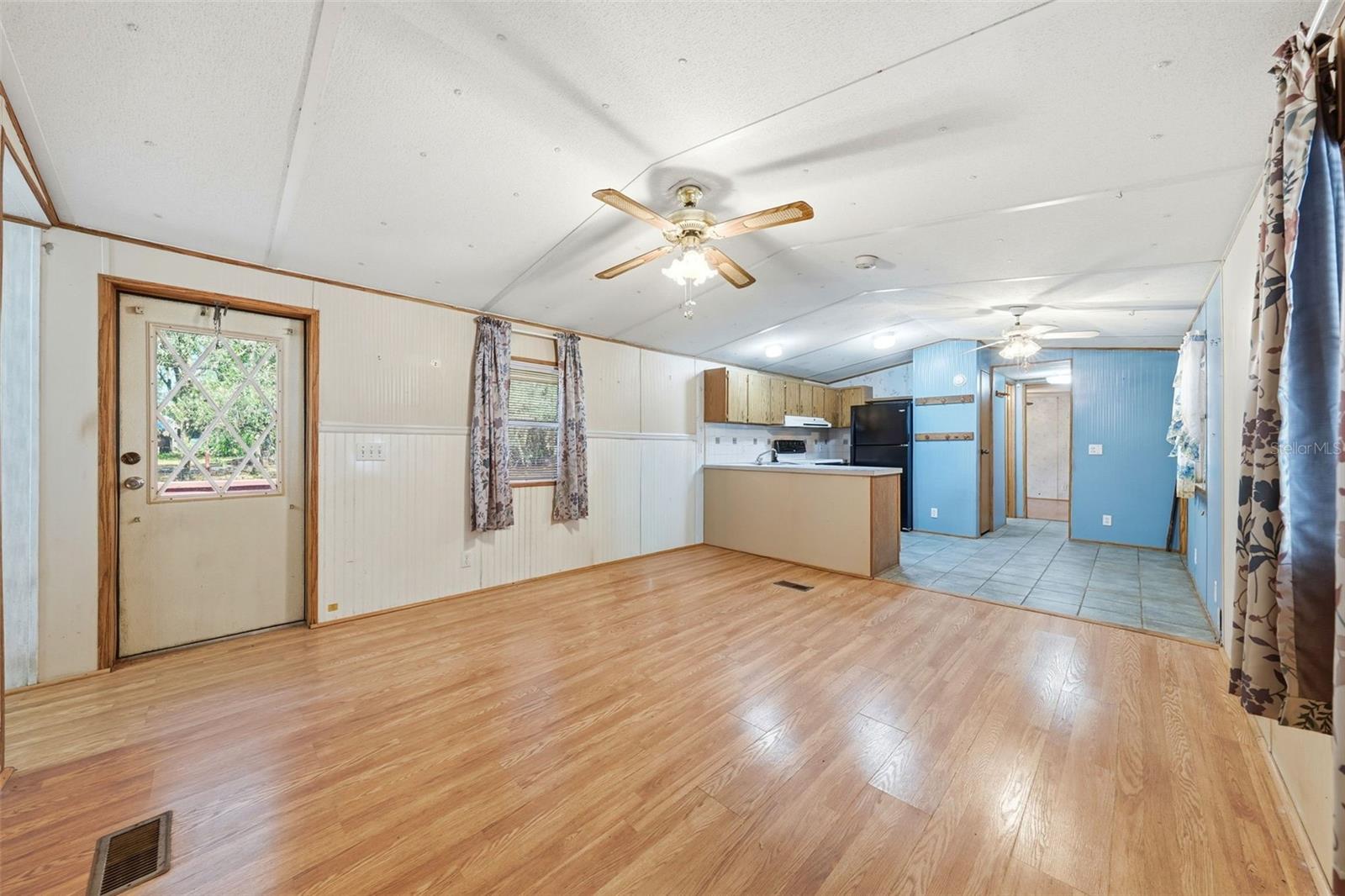 Image 15 of 39 For 31621 Lake Drive