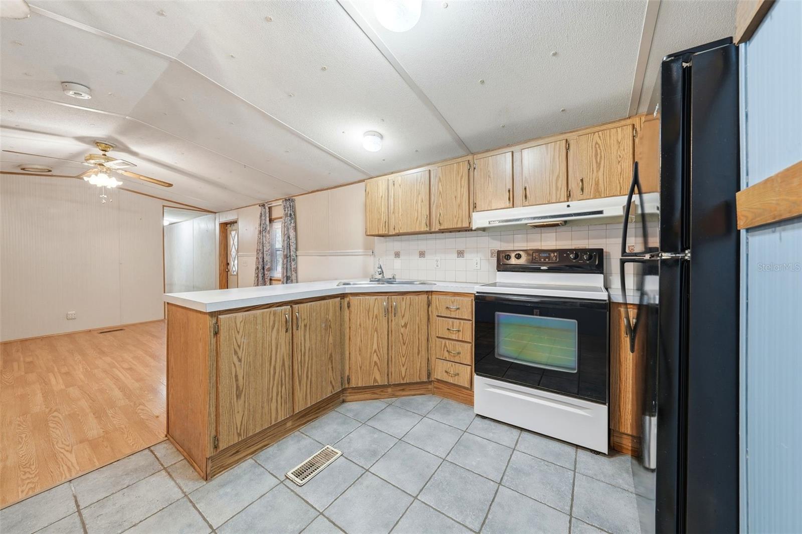 Image 17 of 39 For 31621 Lake Drive