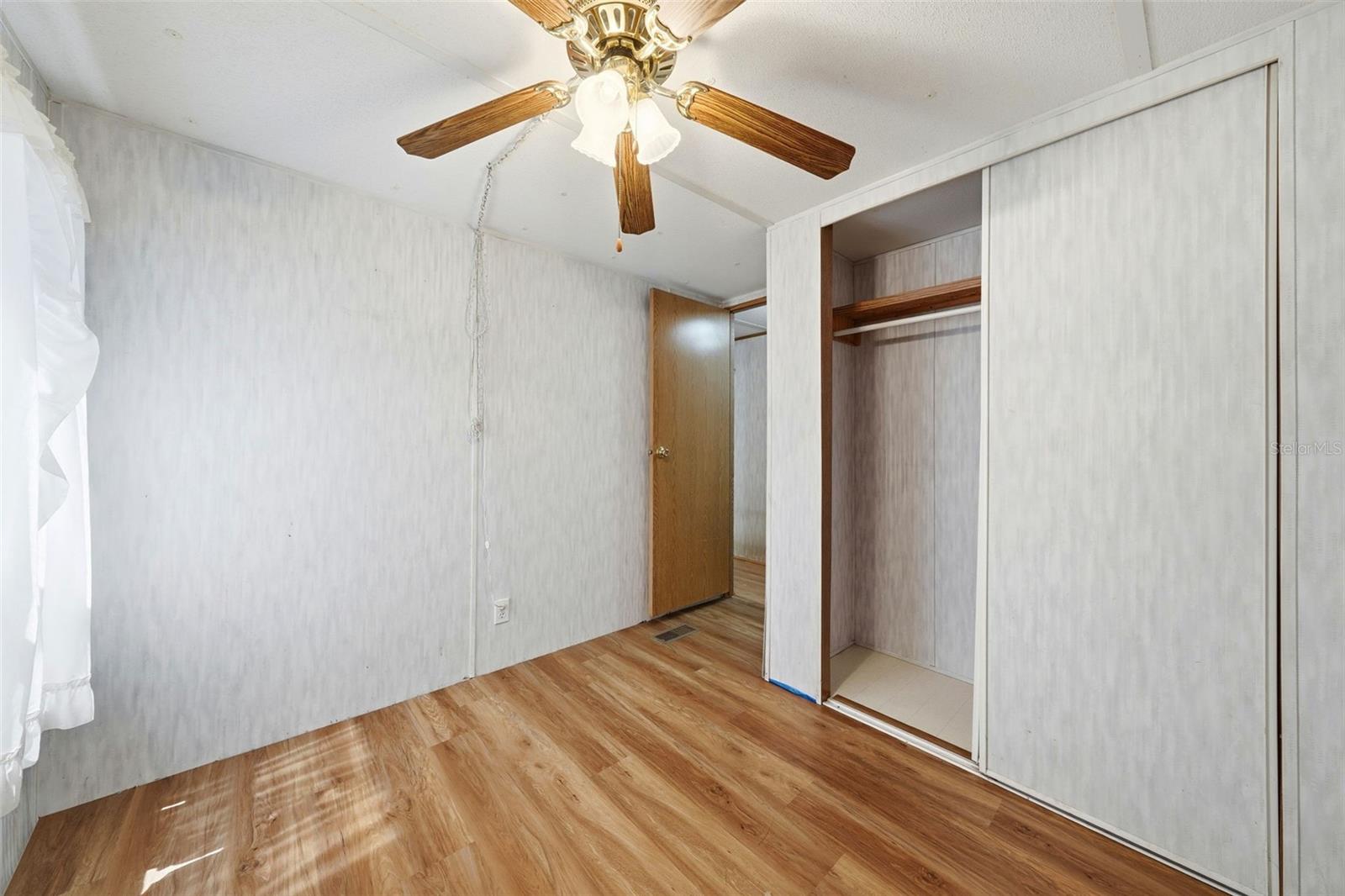 Image 29 of 39 For 31621 Lake Drive