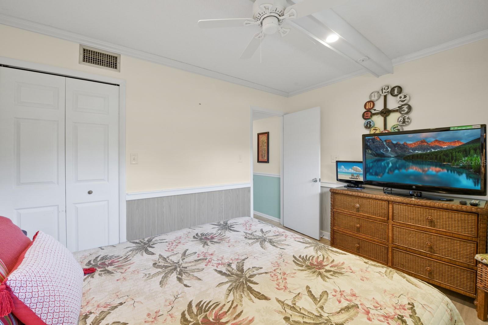 Image 11 of 21 For 4300 Baywood Boulevard B102