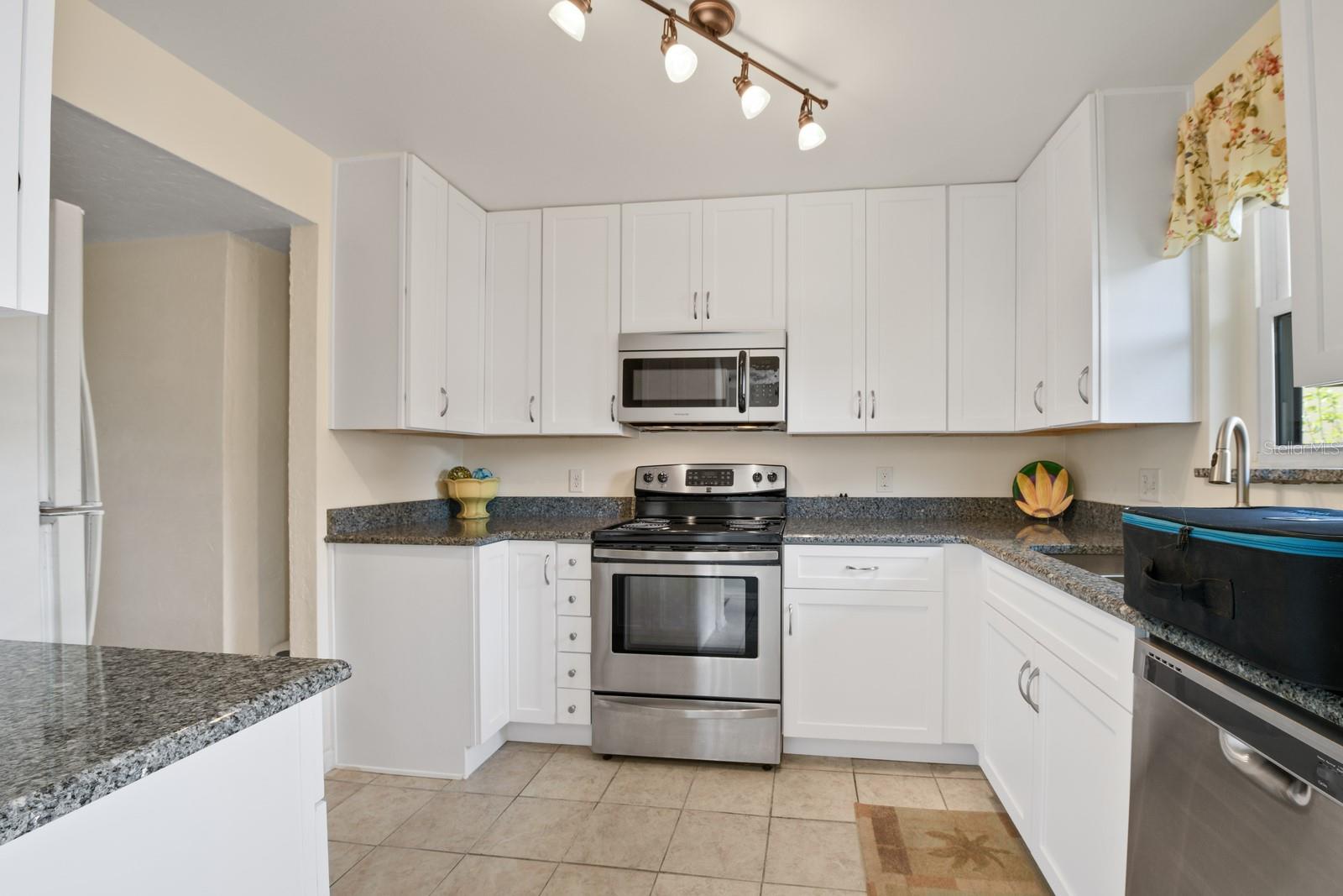 Image 3 of 21 For 4300 Baywood Boulevard B102