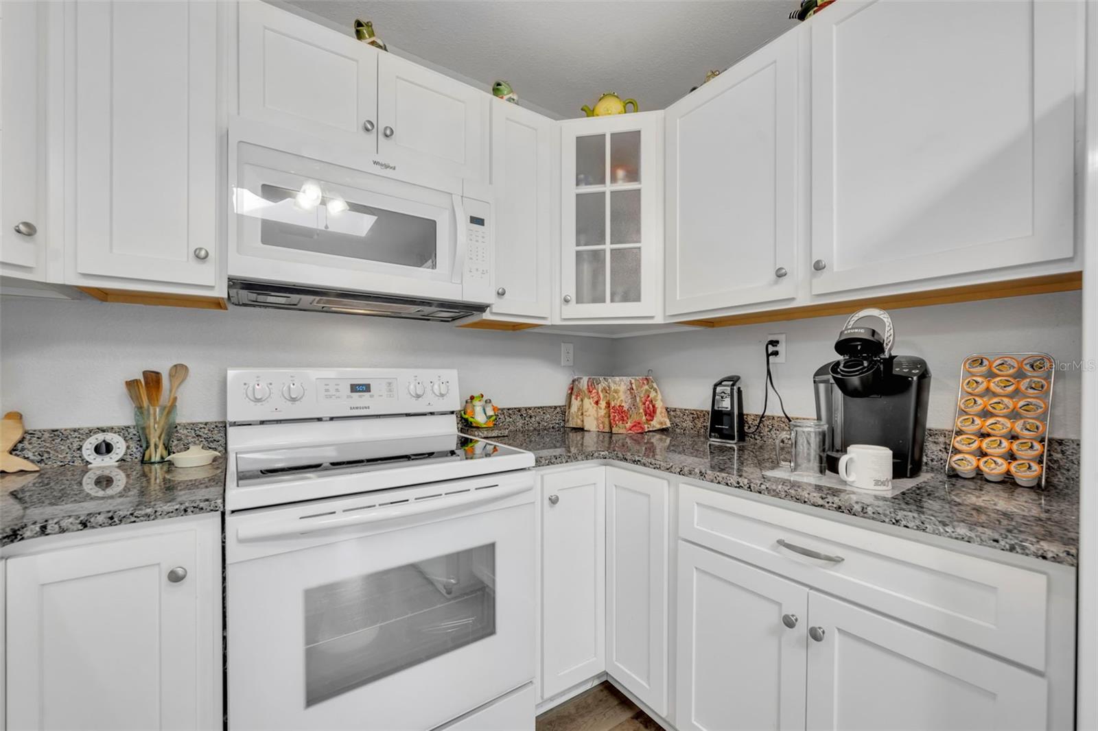 Image 13 of 66 For 26721 Bloomfield Avenue