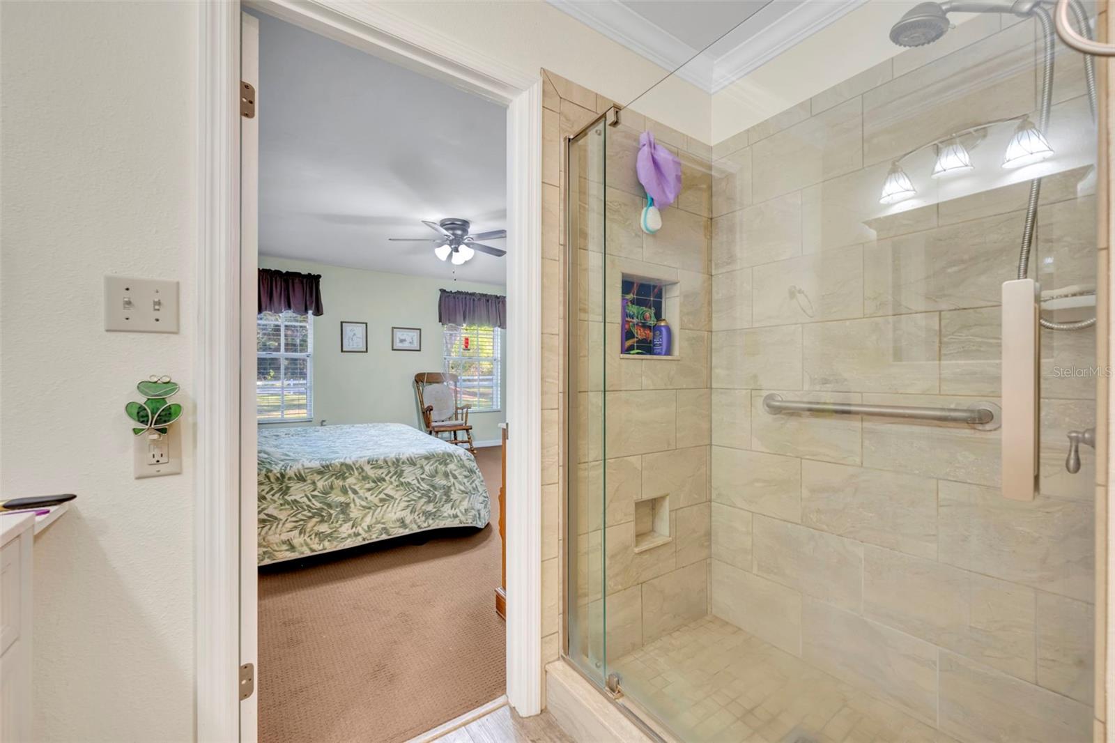 Image 22 of 66 For 26721 Bloomfield Avenue