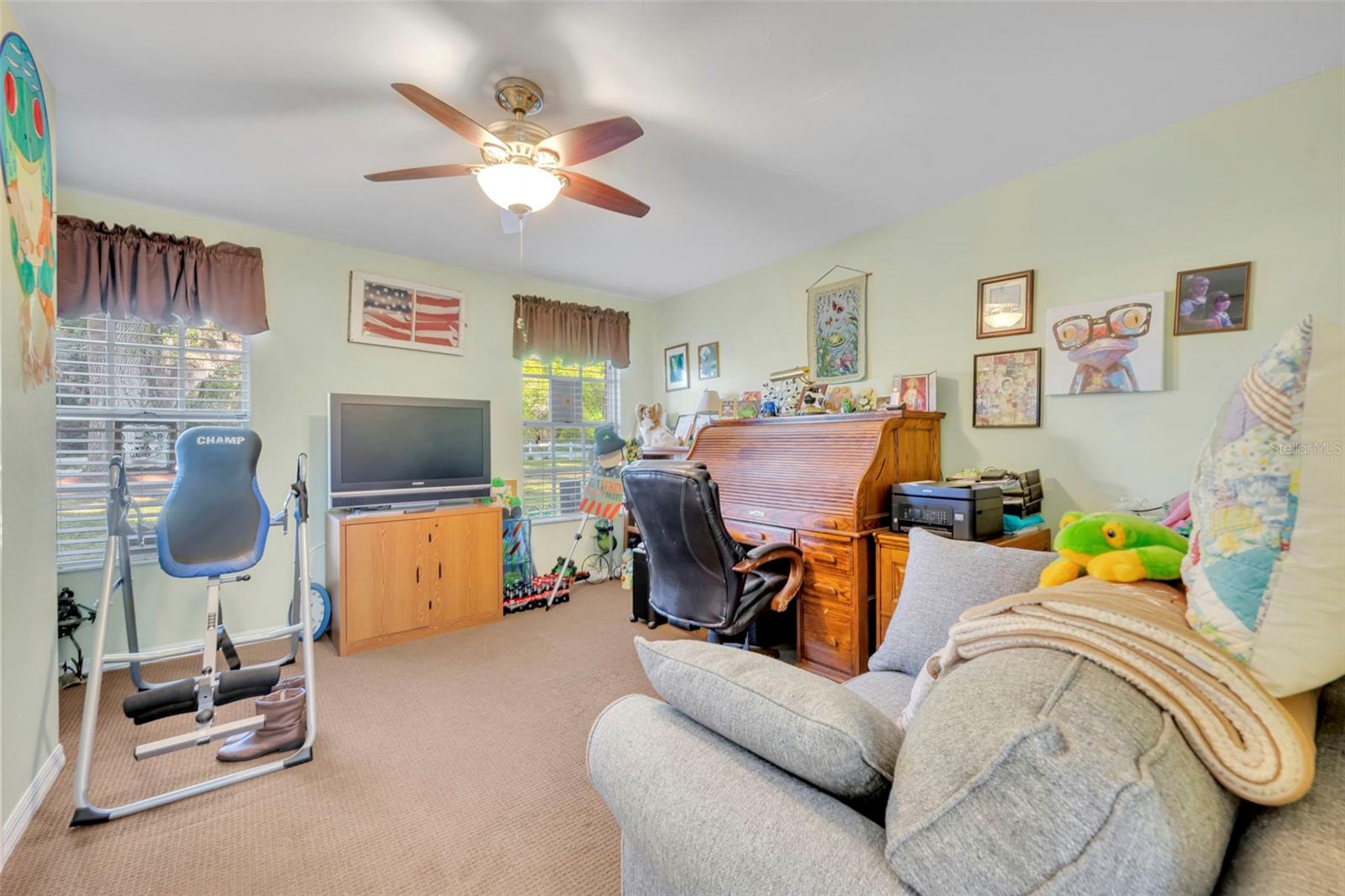 Image 23 of 66 For 26721 Bloomfield Avenue