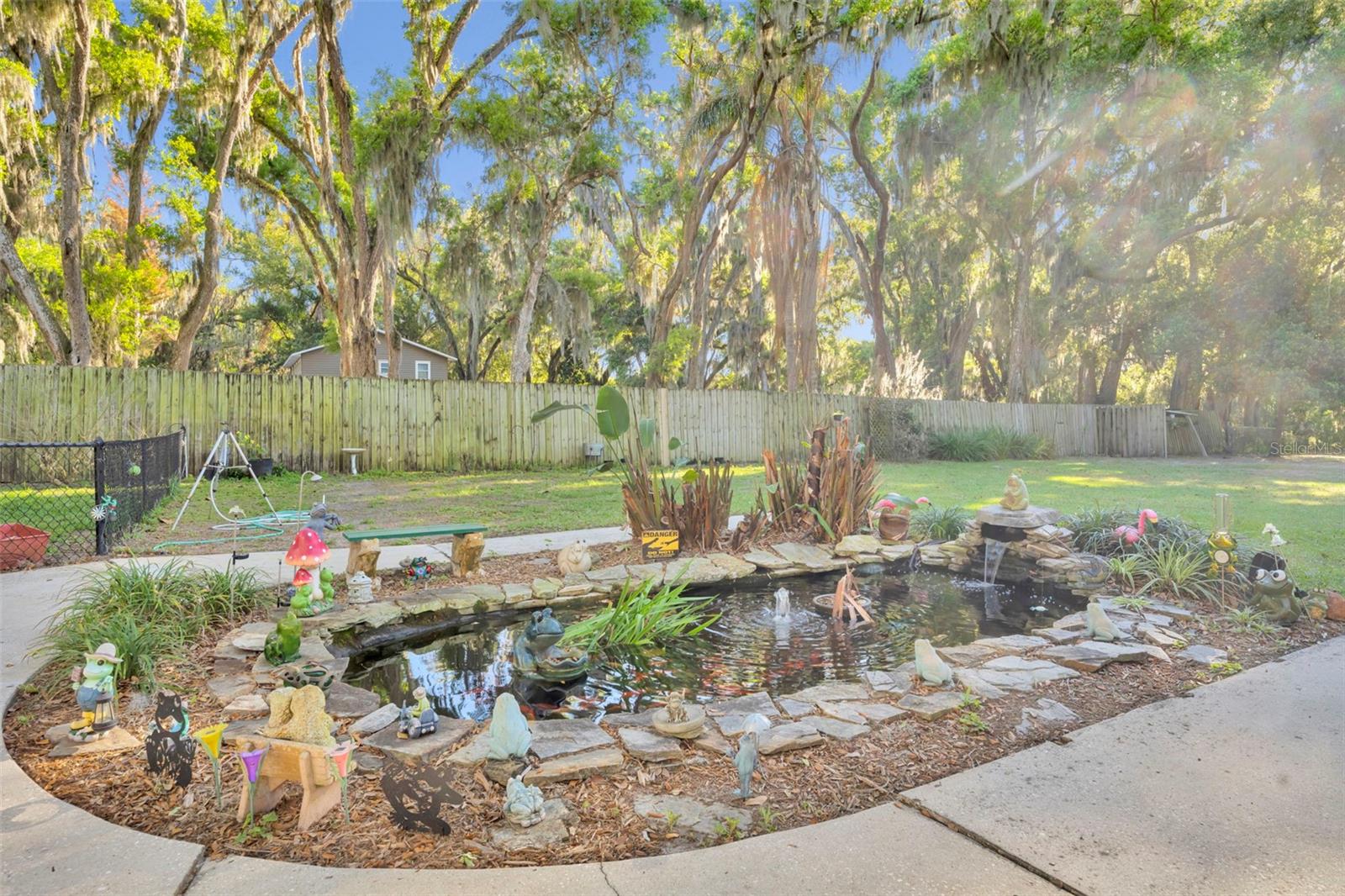 Image 28 of 66 For 26721 Bloomfield Avenue