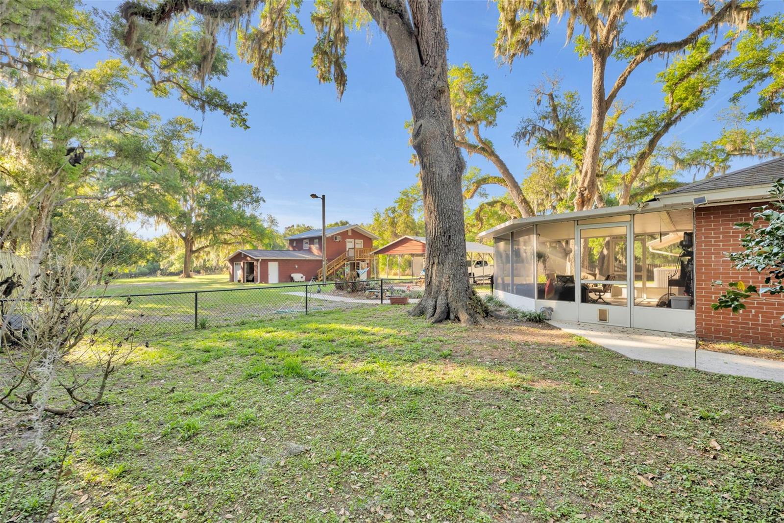 Image 30 of 66 For 26721 Bloomfield Avenue