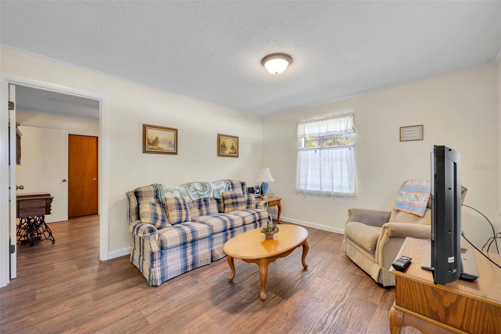 Image 32 of 66 For 26721 Bloomfield Avenue