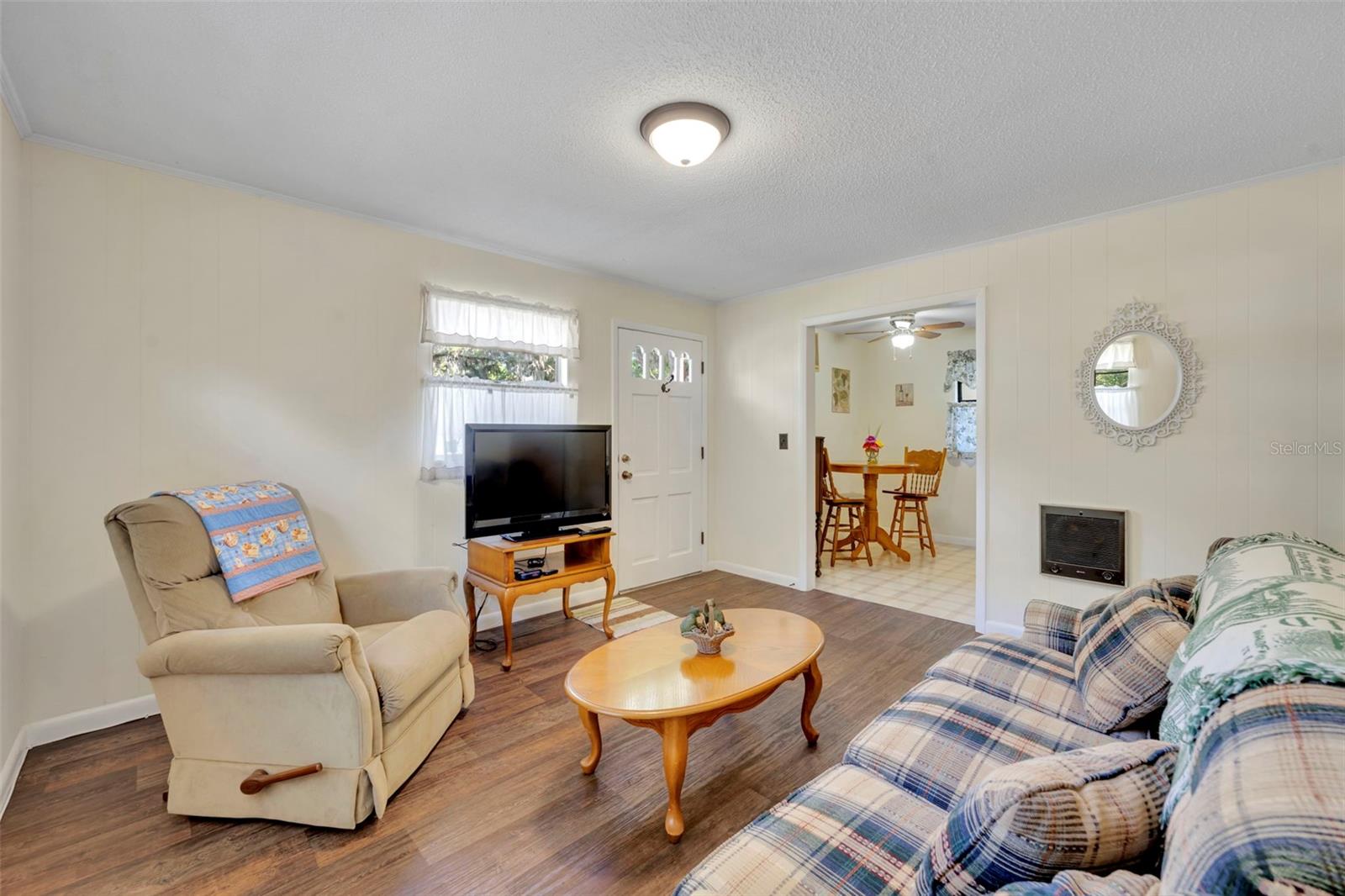 Image 34 of 66 For 26721 Bloomfield Avenue