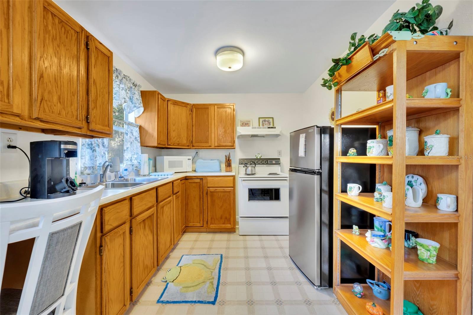 Image 35 of 66 For 26721 Bloomfield Avenue