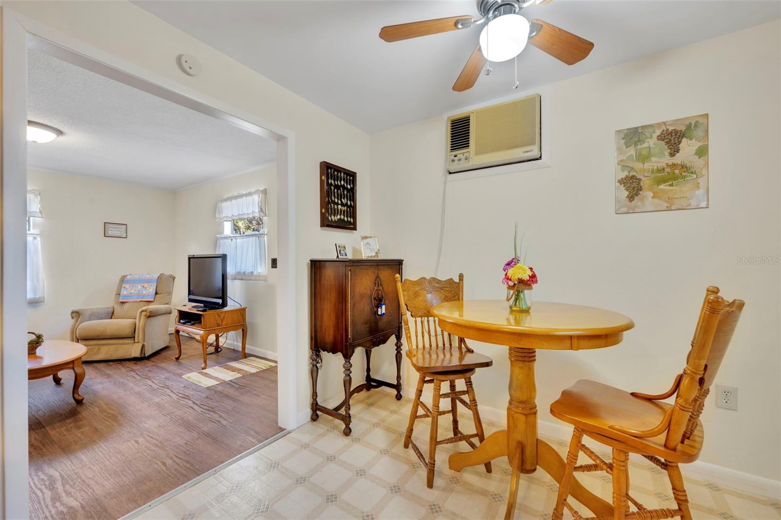 Image 39 of 66 For 26721 Bloomfield Avenue